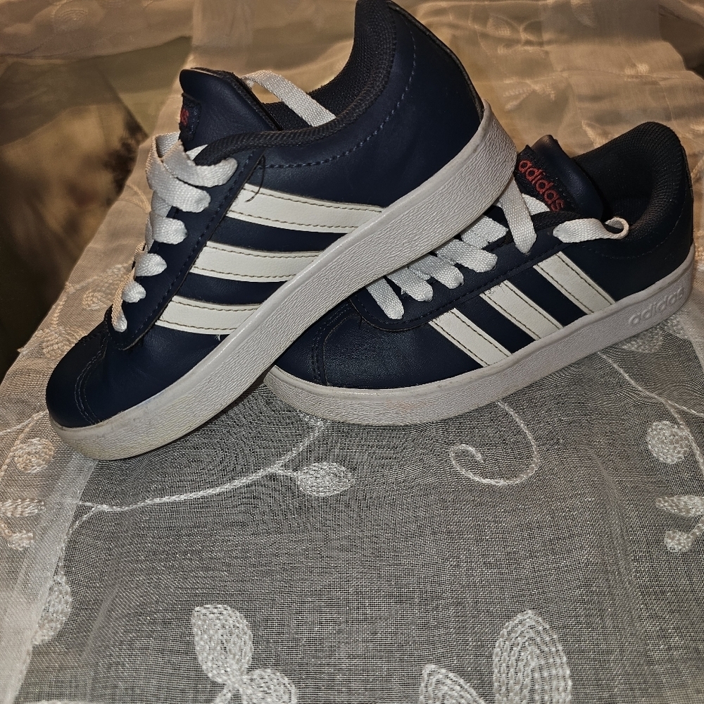 Kids navy blue leather Adidas unisex track shoes size 11K
